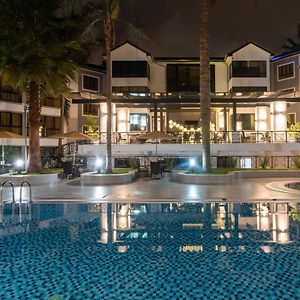 Cysuites Apartment Hotel